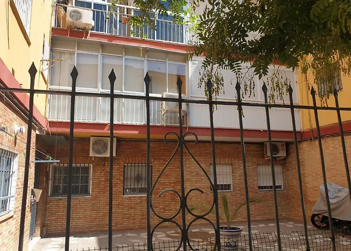 Dona Lola House